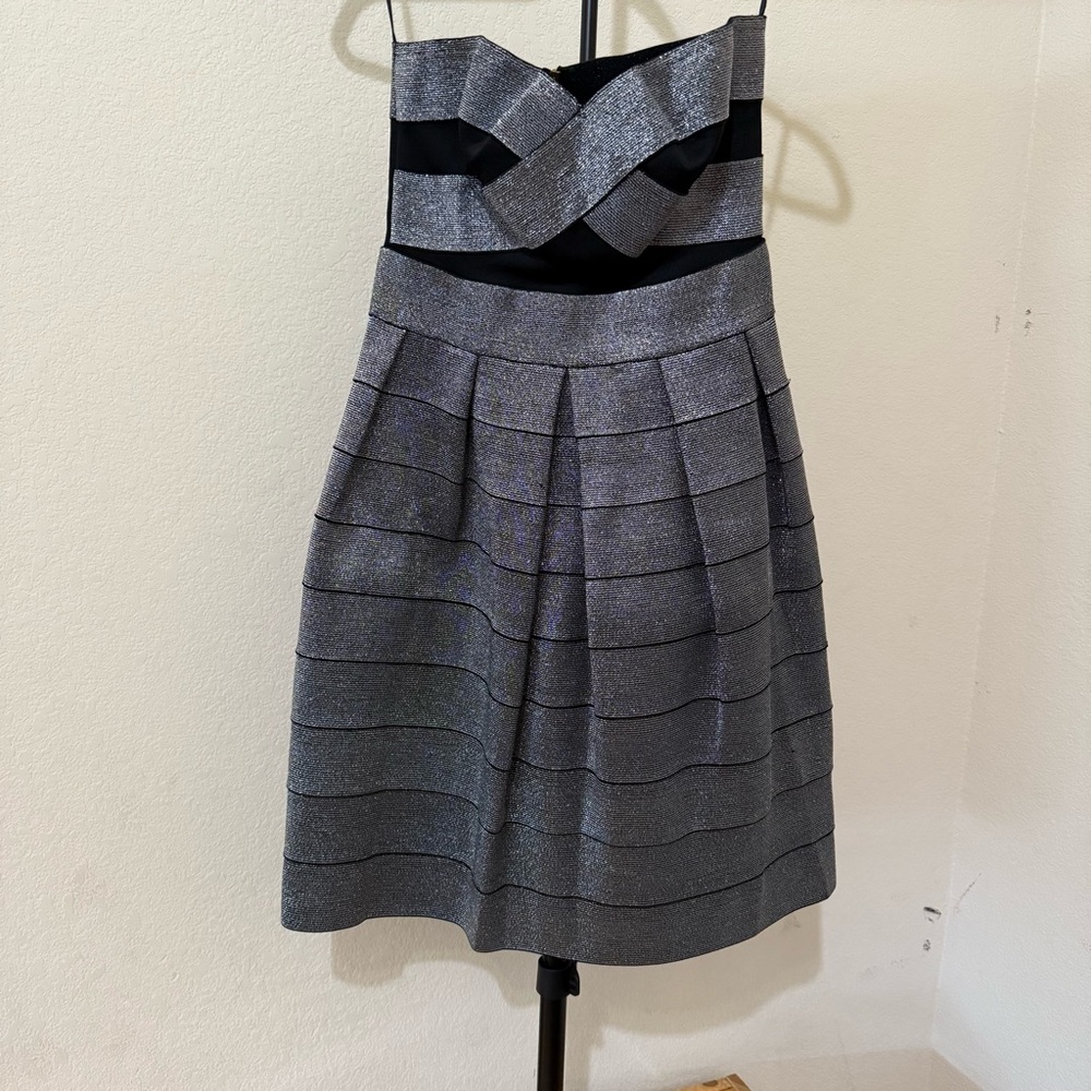 Willa Black and Silver Strapless Sparkle Banded Dress Size Medium